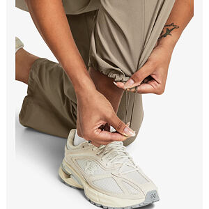 Dámské tepláky Under Armour Armoursport Woven Cargo Pant